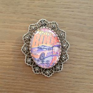 Grosse broche cabochon, argenté vieilli - Betty Boop 1