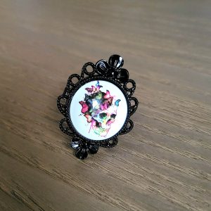 Bague ajustable cabochon, métal noir - Skull Butterfly