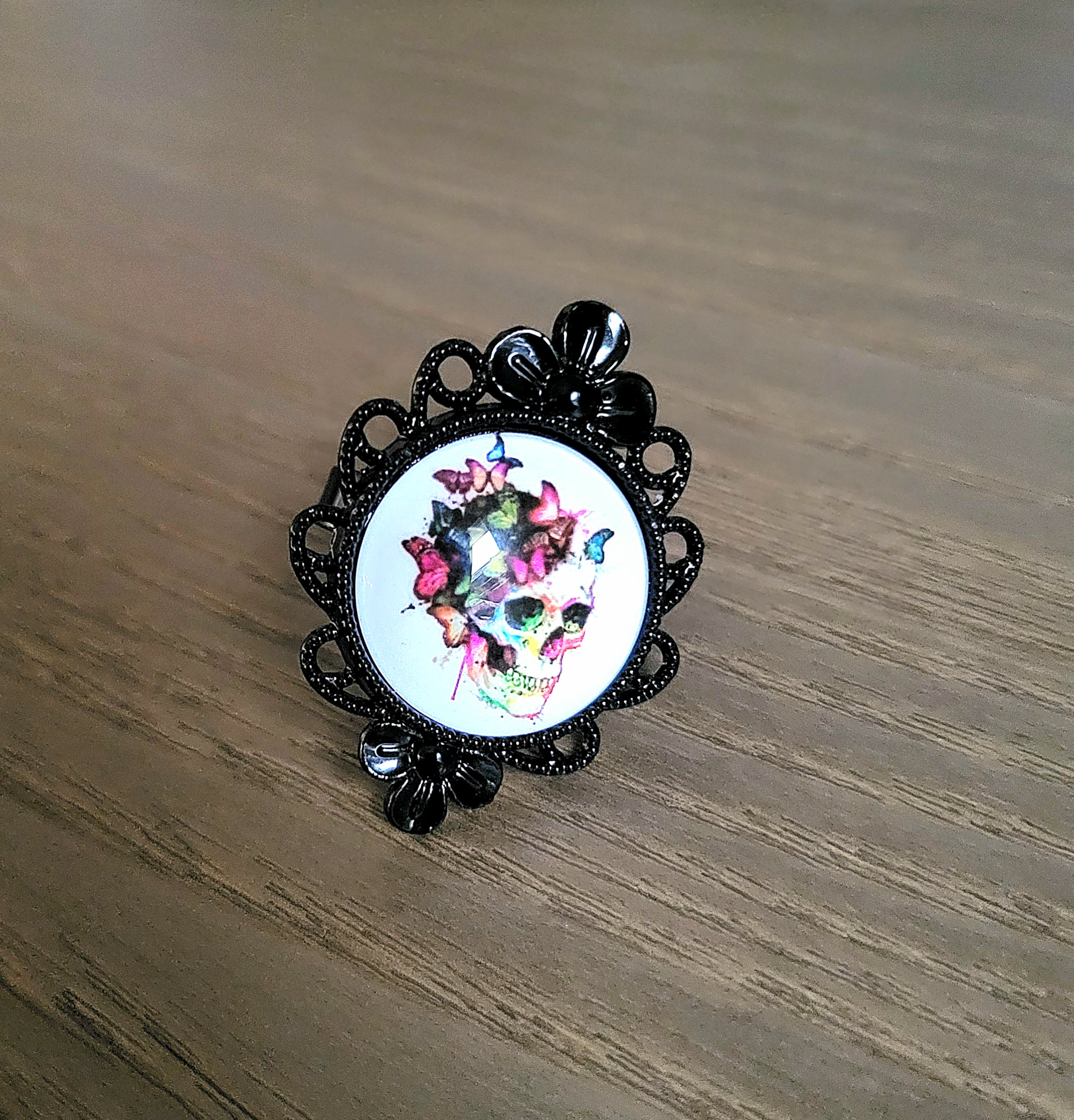 Bague ajustable cabochon, métal noir - Skull Butterfly