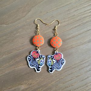 Boucle d'oreille crochet acier doré, cabochon tissus - BeetleJuice