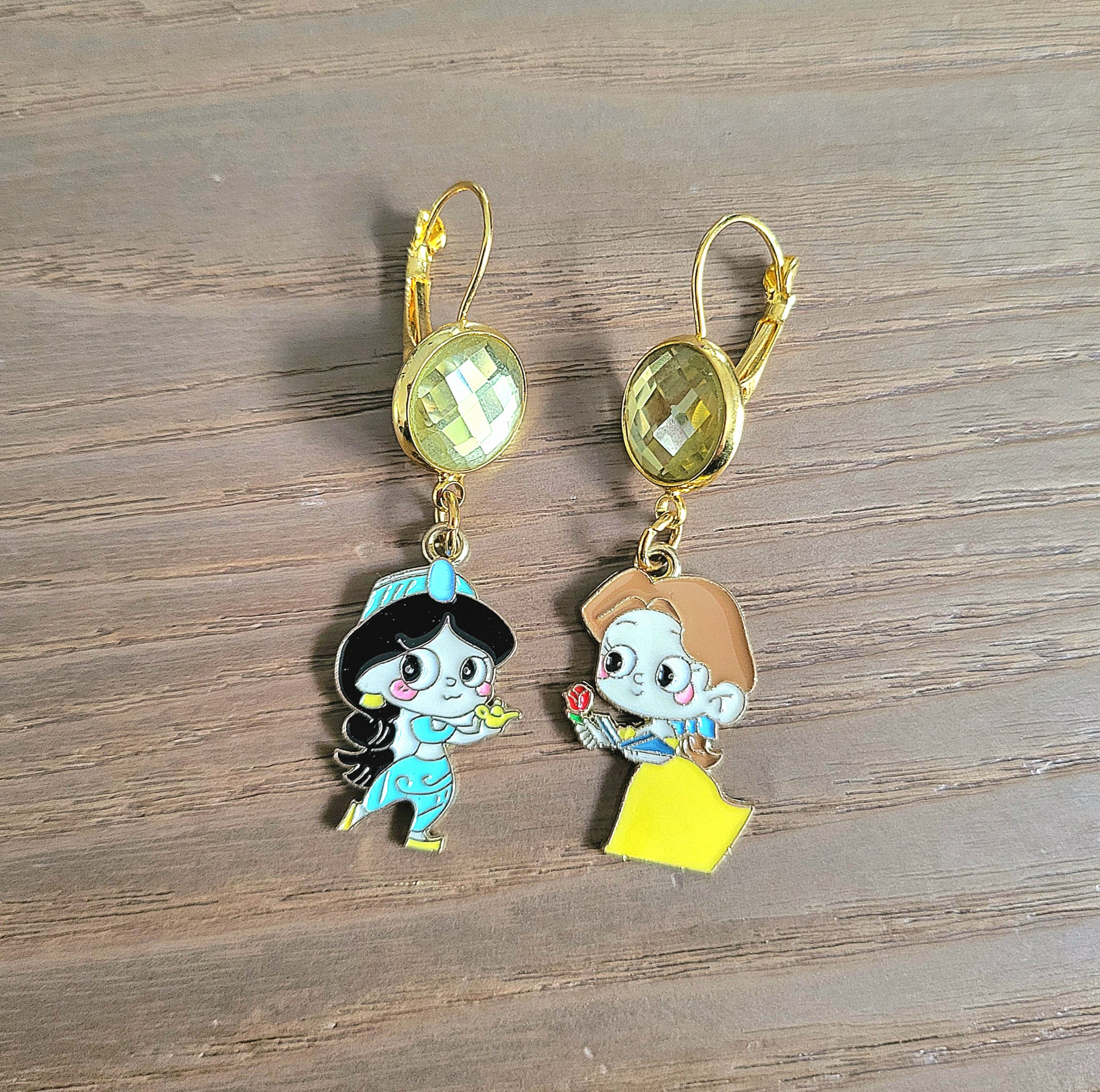 Dormeuse acier doré, cabochon facetté Disney - Jasmine et la Belle