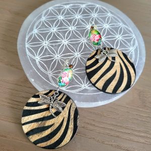 Boucle d'oreille bois et dormeuse cabochon - FLAMY
