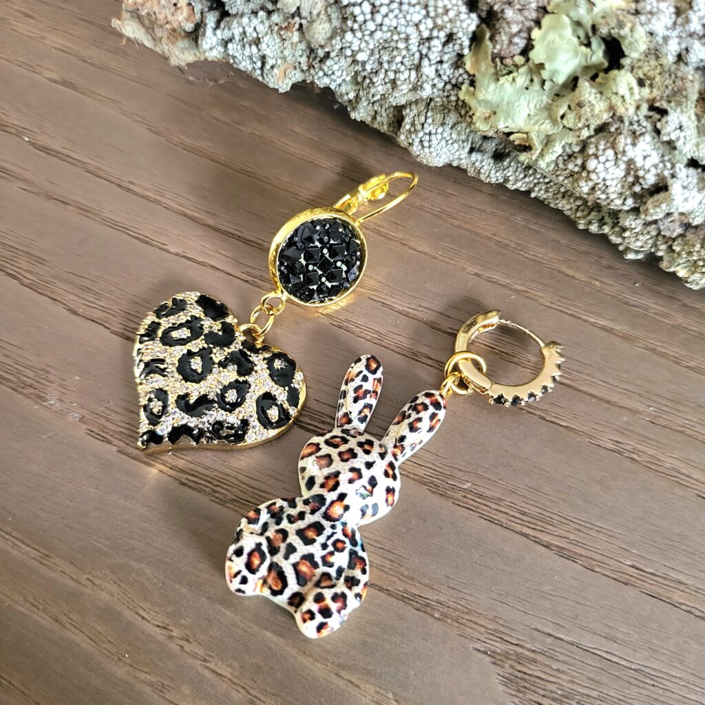 Boucle d'oreille Asymétrique, Acier Zirconium et Résine - LEOPARD