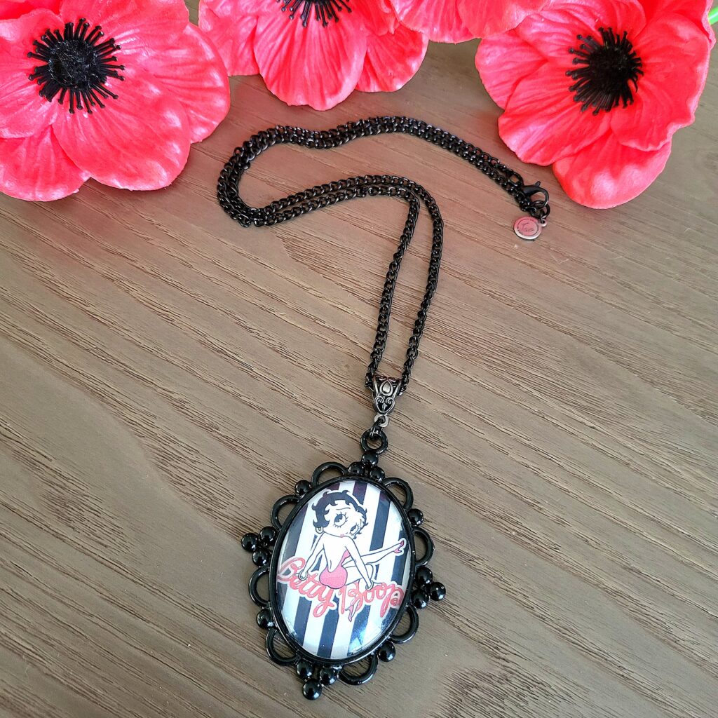 Collier BETTY BOOP style baroque, pendentif cabochon - DIVA