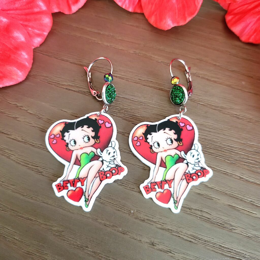 Boucle BETTY BOOP, dormeuse argenté, cabochon et Acrylique - LOVE